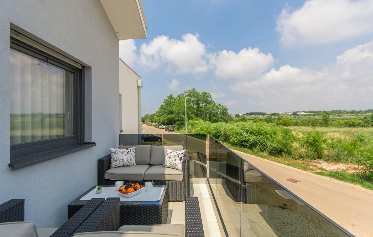 Apartment Lunne Novigrad Istria Εξωτερικό φωτογραφία